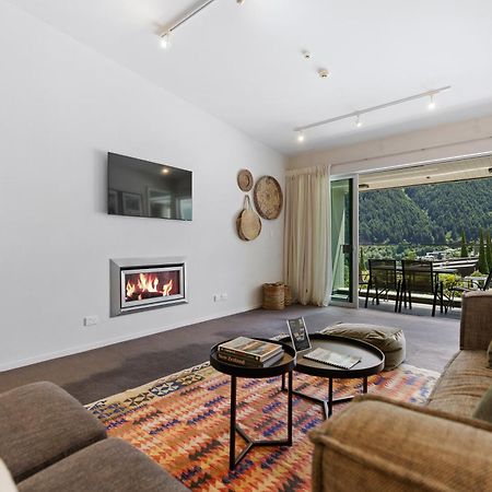 Stylish Haven Luxury Interiors In Prime Location Apartment Queenstown Luaran gambar