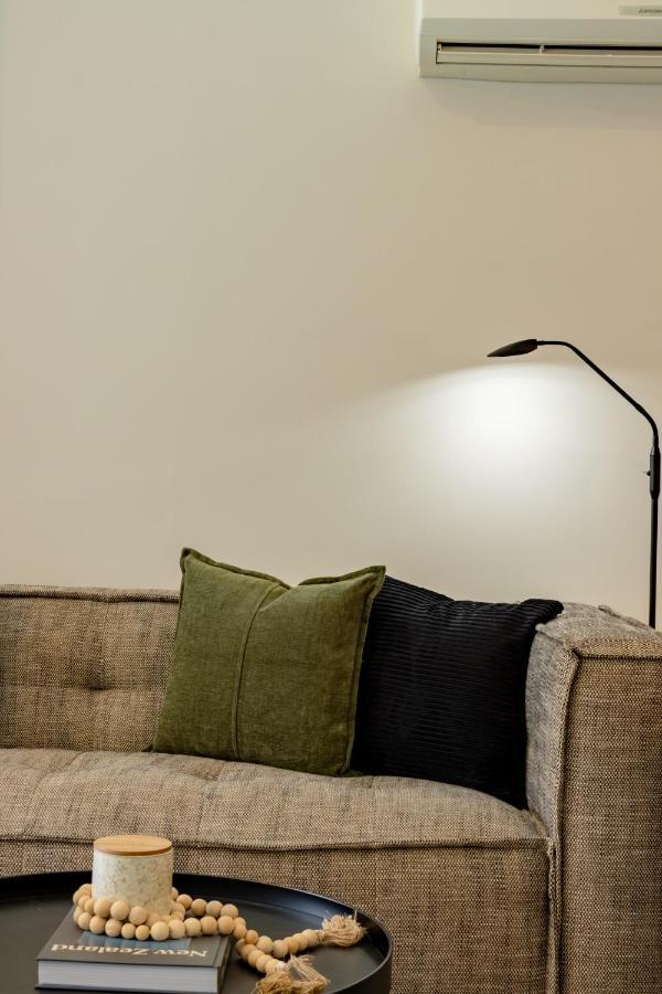 Stylish Haven Luxury Interiors In Prime Location Apartment Queenstown Luaran gambar