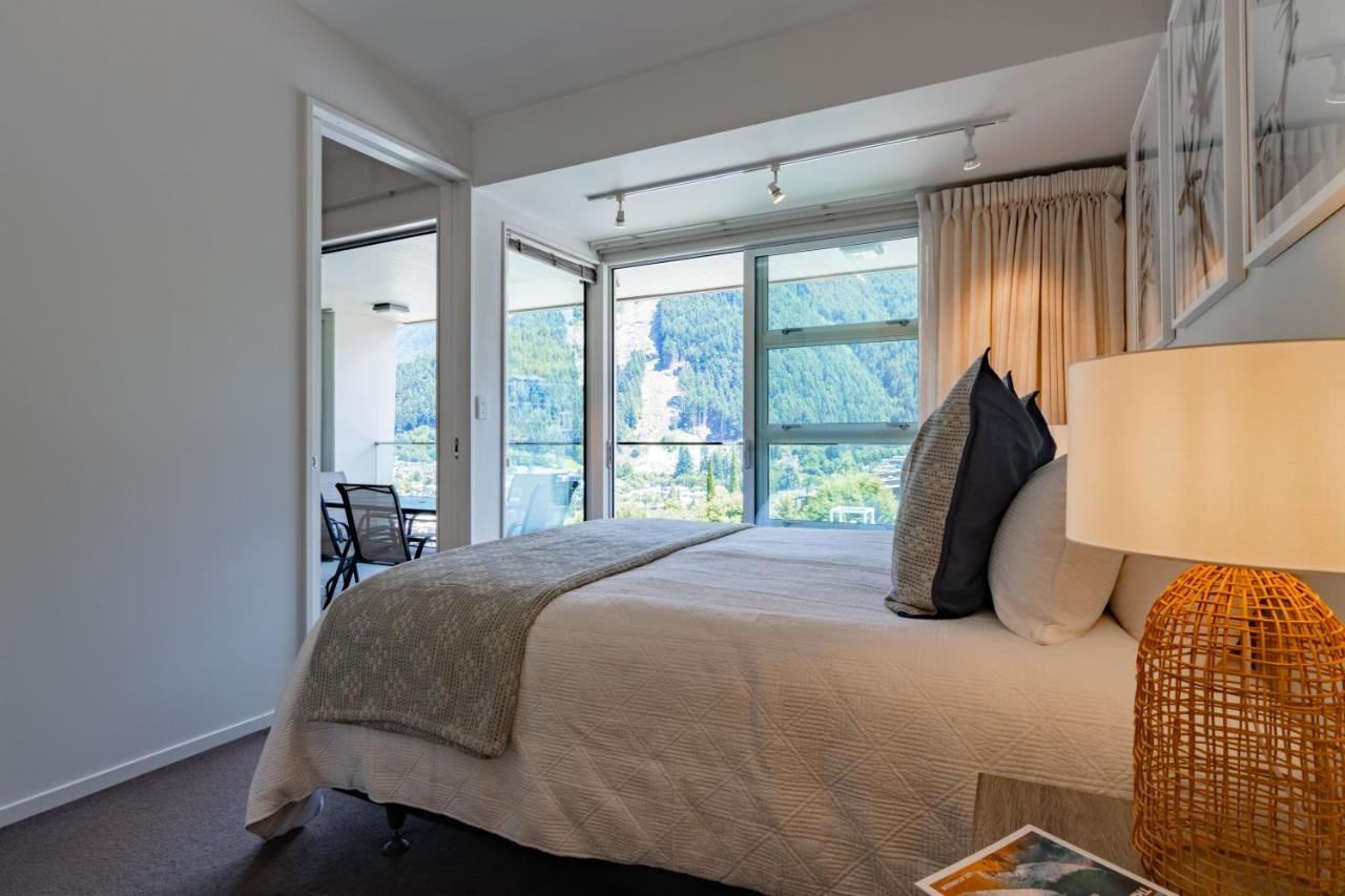 Stylish Haven Luxury Interiors In Prime Location Apartment Queenstown Luaran gambar