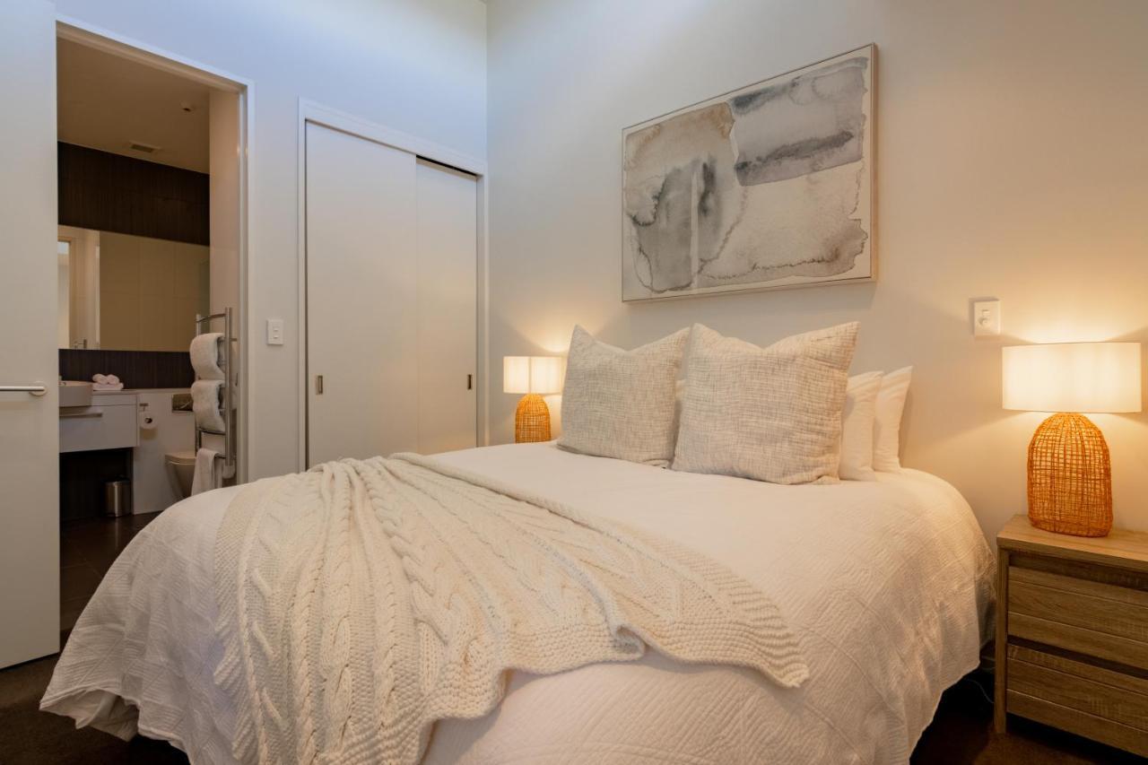 Stylish Haven Luxury Interiors In Prime Location Apartment Queenstown Luaran gambar