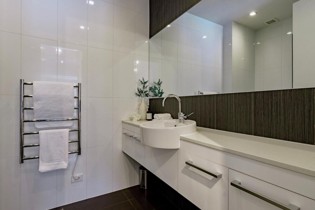 Stylish Haven Luxury Interiors In Prime Location Apartment Queenstown Luaran gambar