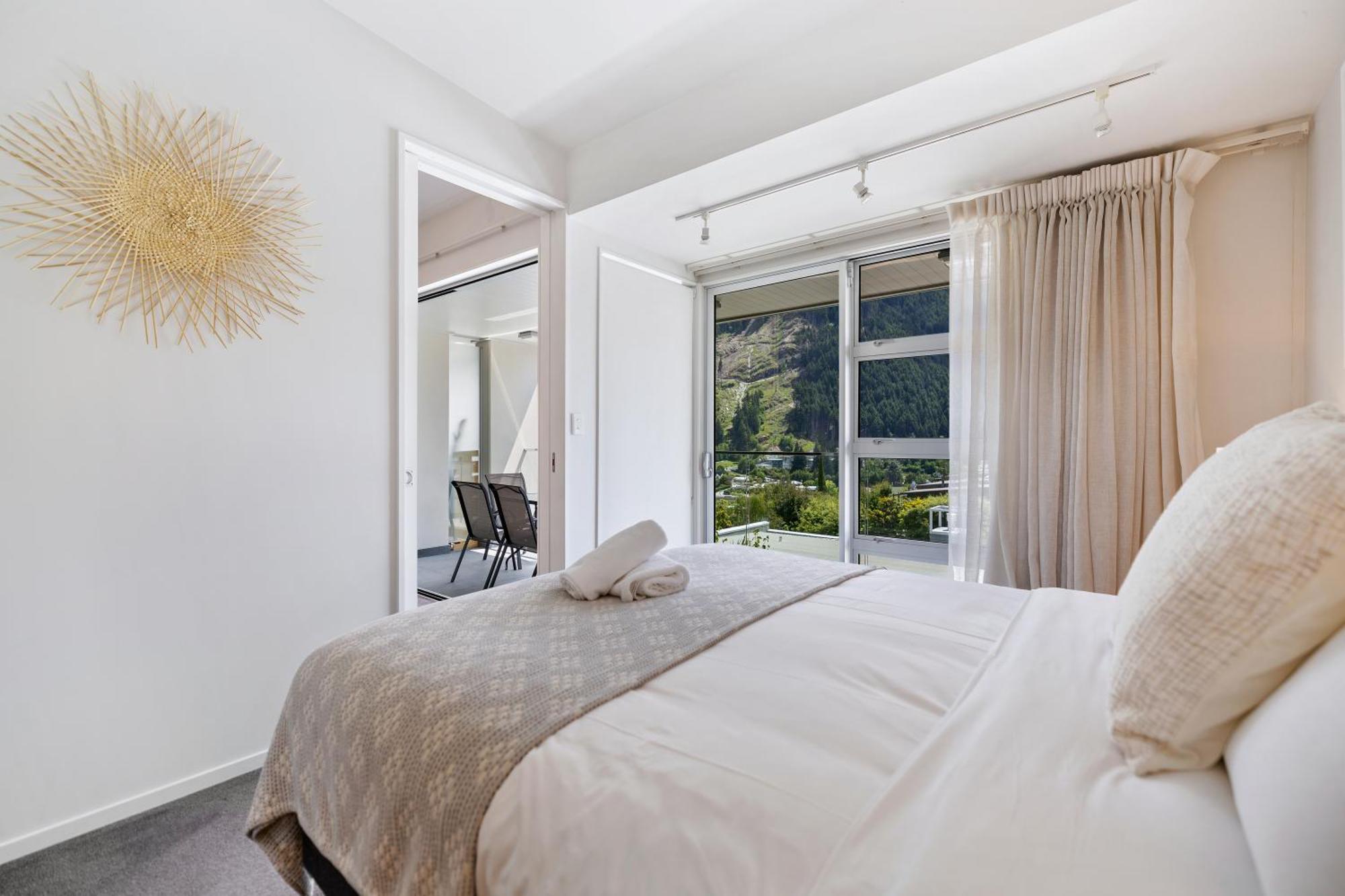 Stylish Haven Luxury Interiors In Prime Location Apartment Queenstown Luaran gambar